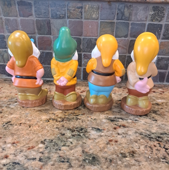 ๐๐ Disney Snow White's Seven Dwarfs - Vintage Rubber/Vinyl Figure Lot of 4 - Picture 4 of 5